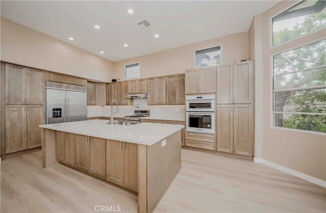 Building Photo - 5338 Chariton Ave
