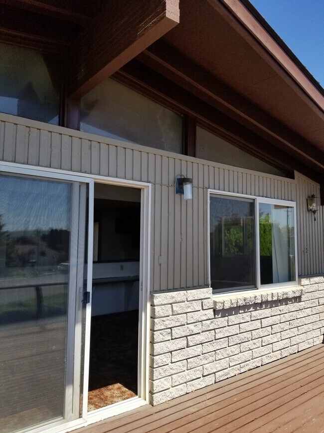 Building Photo - p513