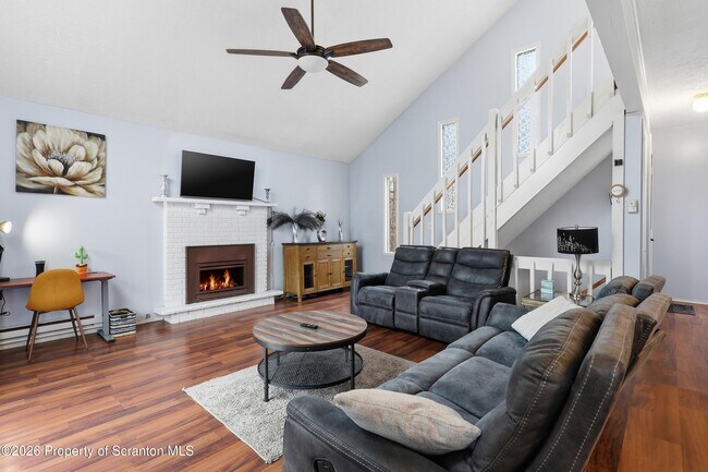 Building Photo - 1379 Winding Way