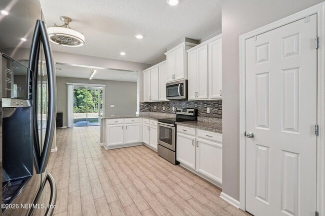 Building Photo - 404 Hepburn Rd