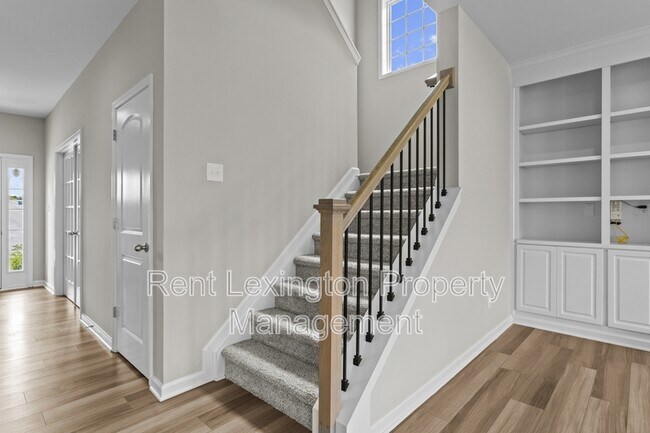 Building Photo - 220 Little Leaf Dr
