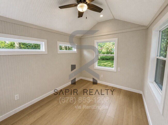 Building Photo - 1171 Arborvista Dr NE