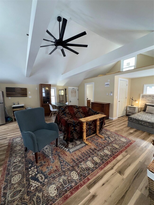 Building Photo - 97 Pine St