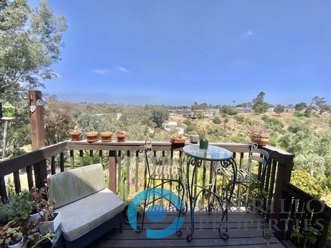 Building Photo - 3964 Manzanita Dr