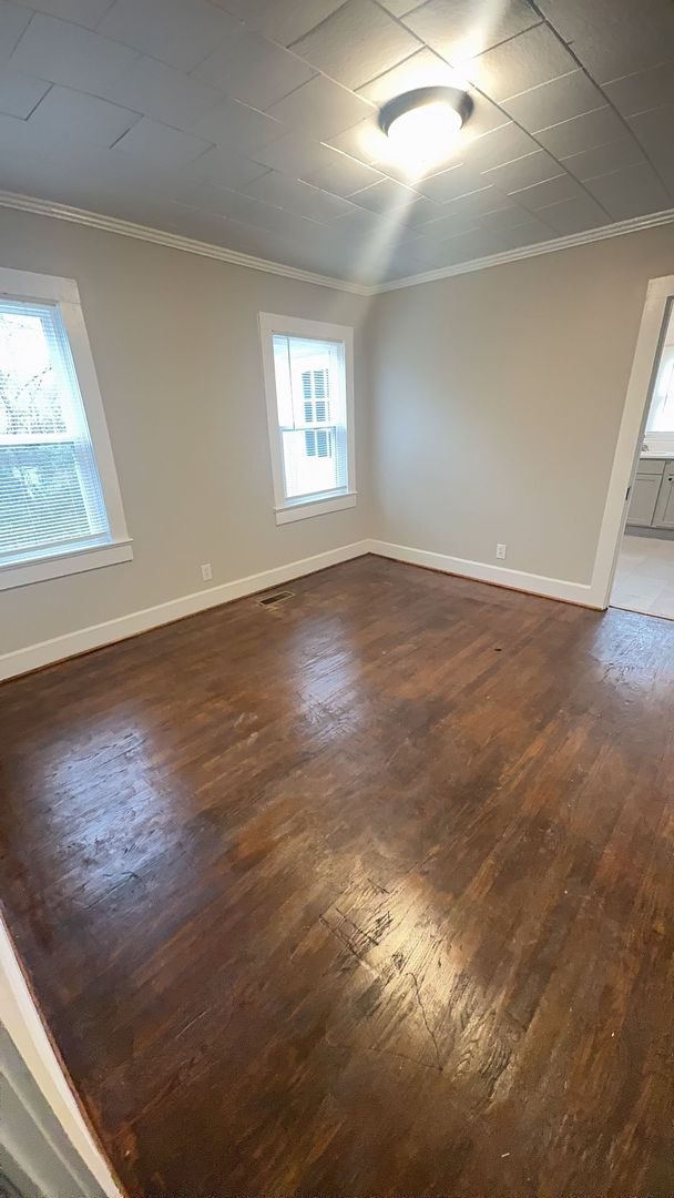 Building Photo - 505 E 5th St