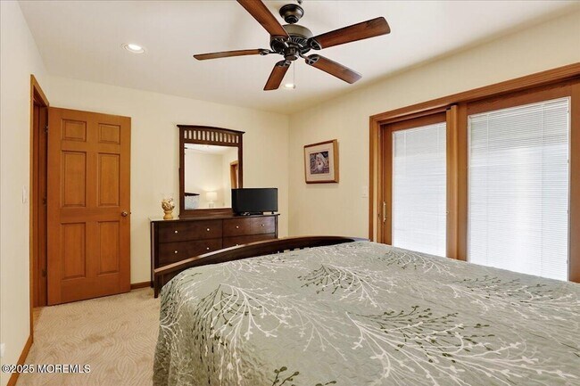 Building Photo - 8 Ortley Ave