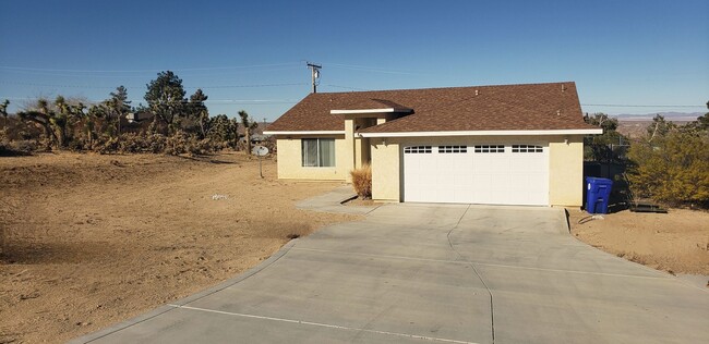 Building Photo - 4 bed 2 bath home in Upper Friendly Hills ...