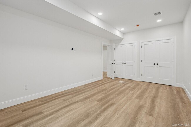 Building Photo - 400 Phillips Hill Rd