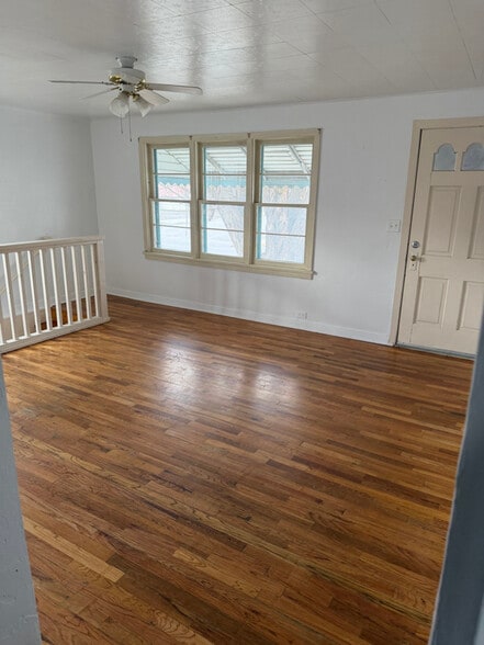 Building Photo - 210 2nd St