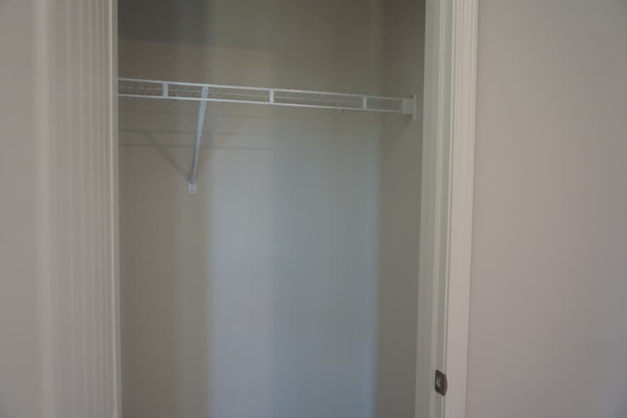 Building Photo - 265 Deerberry Dr