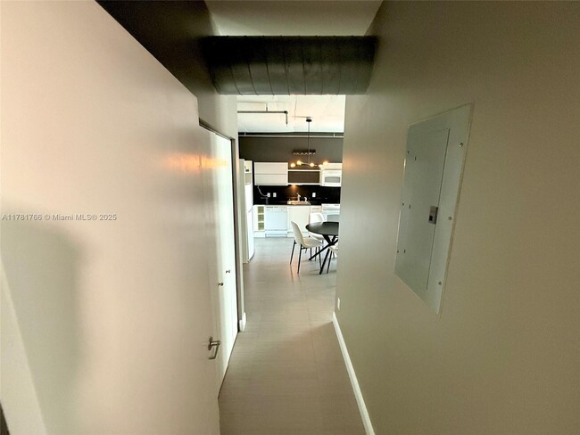 Building Photo - 690 SW 1st Ct