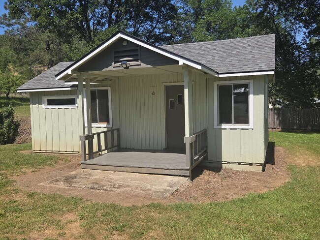 Building Photo - 3950 Shoestring Rd