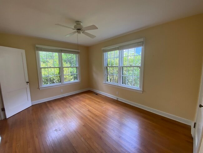 Building Photo - 518 McDaniel St