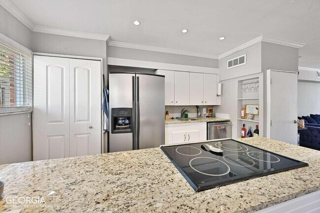 Building Photo - 3119 Colonial Way