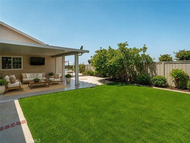 Building Photo - 8471 Vine Valley Dr