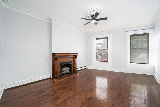 Building Photo - 728 Bergen Ave
