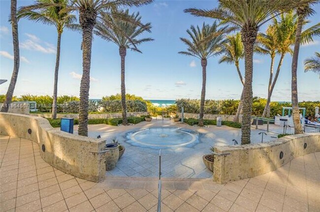 Building Photo - 6801 Collins Ave