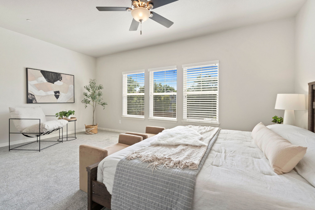 Building Photo - Amazing 3 bedroom Townhouse in Central For...
