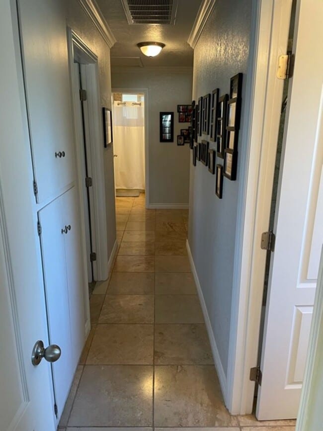 Building Photo - Poway: 4bd/2ba+ Attchd Gar - Single Level