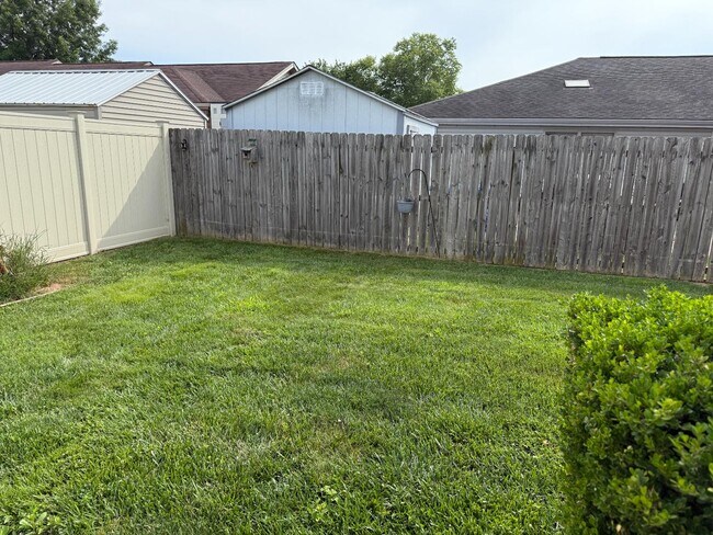 Building Photo - 3416 Alvin Dr
