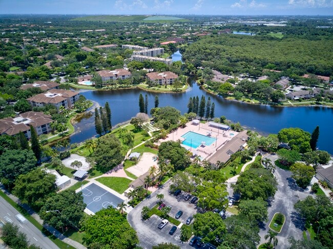 Building Photo - 2581 Carambola Cir N
