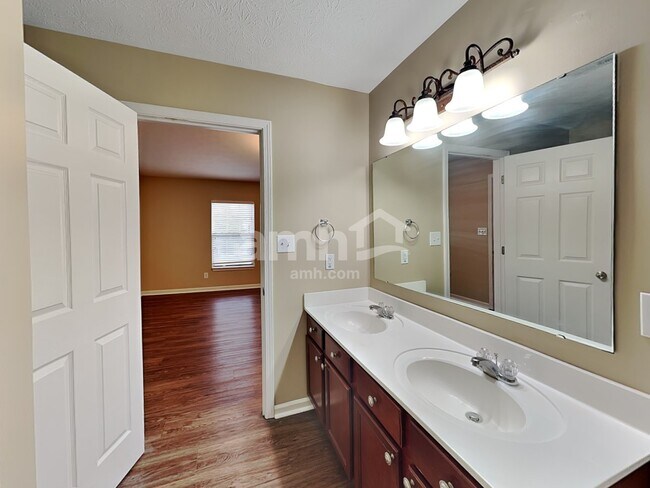 Building Photo - 1230 Highland Lake Way