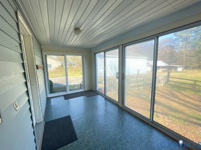 Building Photo - 15352 Binns Rd