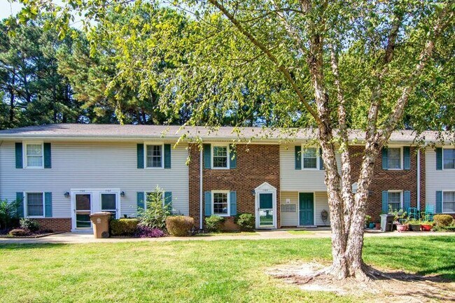 Building Photo - 1104 Donaldson Dr