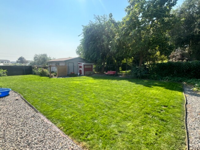 Building Photo - 722 S Kcid Rd