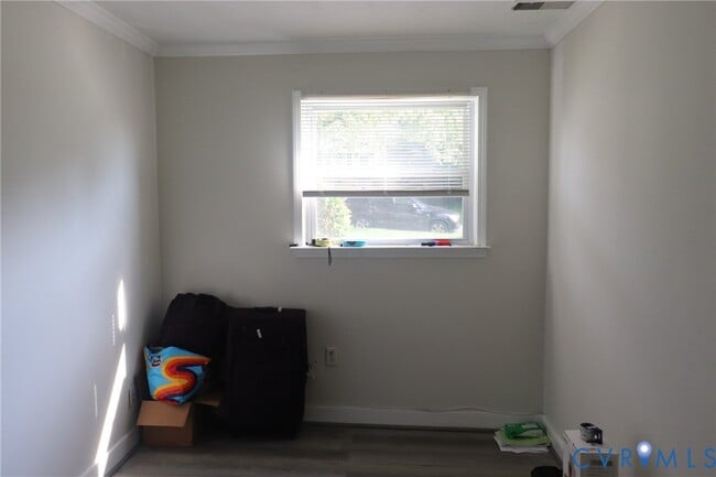 Building Photo - 9500 Minna Dr