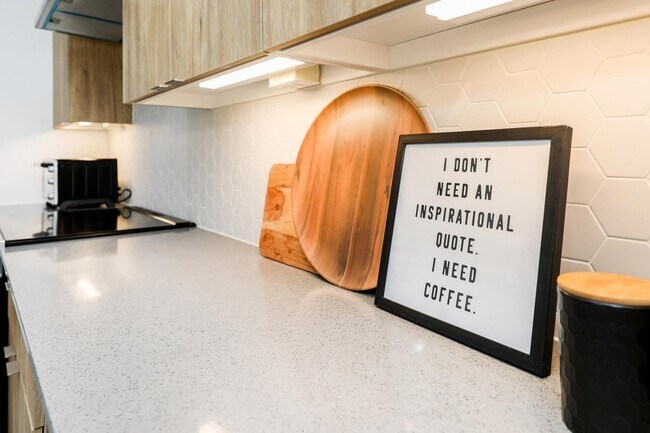 Building Photo - 305 Deer Path Lp