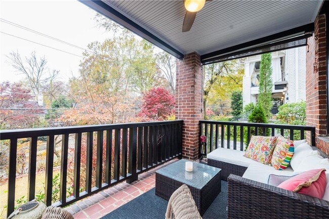 Building Photo - 360 8th St NE