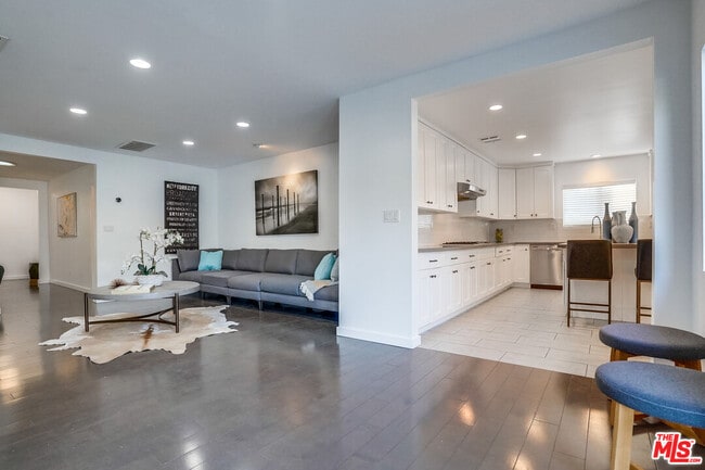 Building Photo - 12527 Emelita St