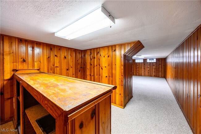 Building Photo - 23211 Fernwood Dr