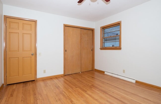 Building Photo - 2333 Hoard St