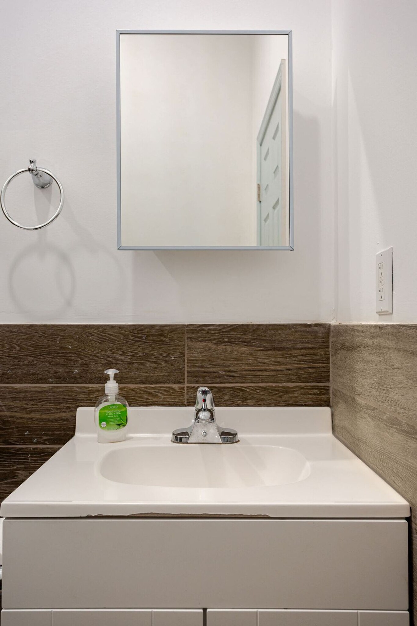 Building Photo - 1384 Ridge Ave