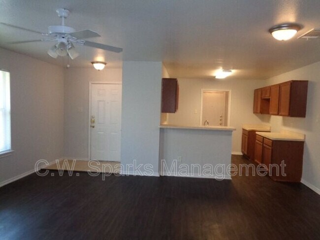 Building Photo - 13651 Biggs St