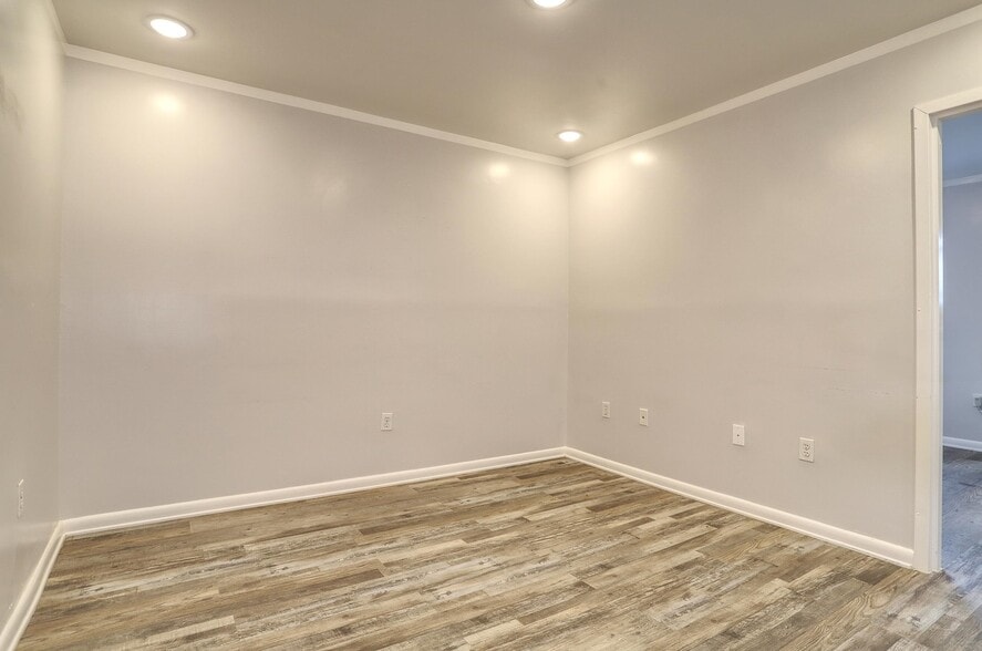 Building Photo - 1721 John F. Kennedy Blvd