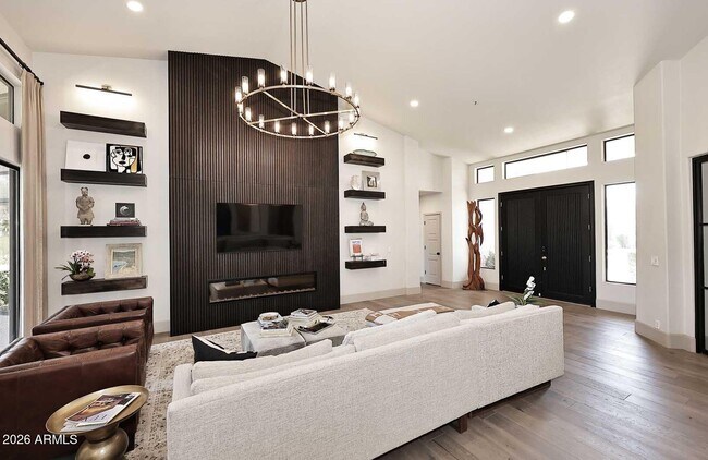 Building Photo - 8334 E Jenan Dr