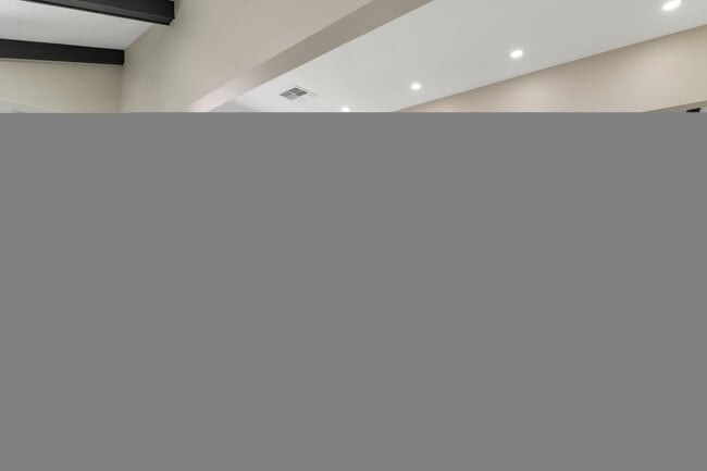 Building Photo - 7509 N Vía Del Elemental