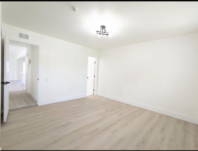 Building Photo - 16752 Bardon Ln