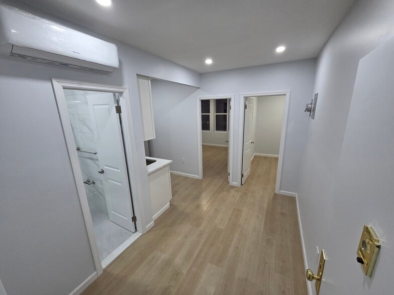 2-bedroom unit - 3258 86th St