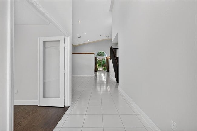 Building Photo - 6249 NW 78th Manor