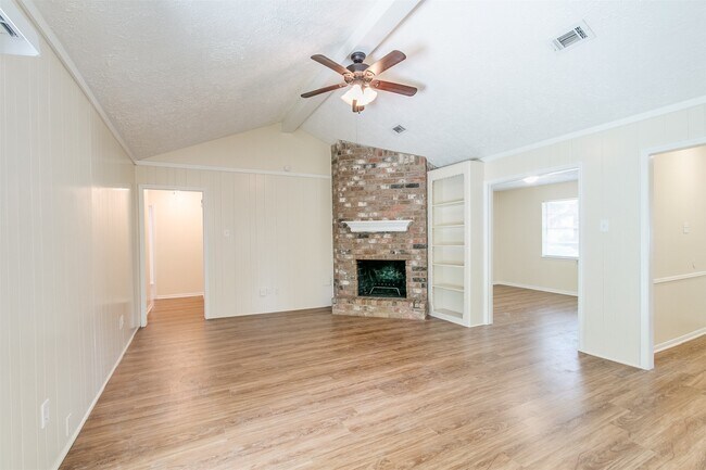 Building Photo - 22818 Canyon Lake Dr