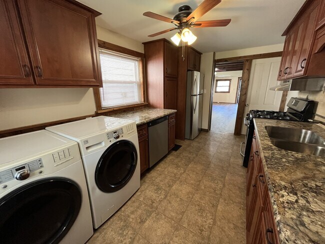 Building Photo - 934 S 21st St