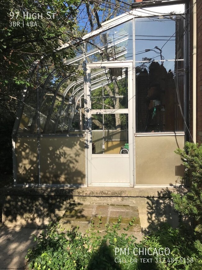 Building Photo - 97 High St