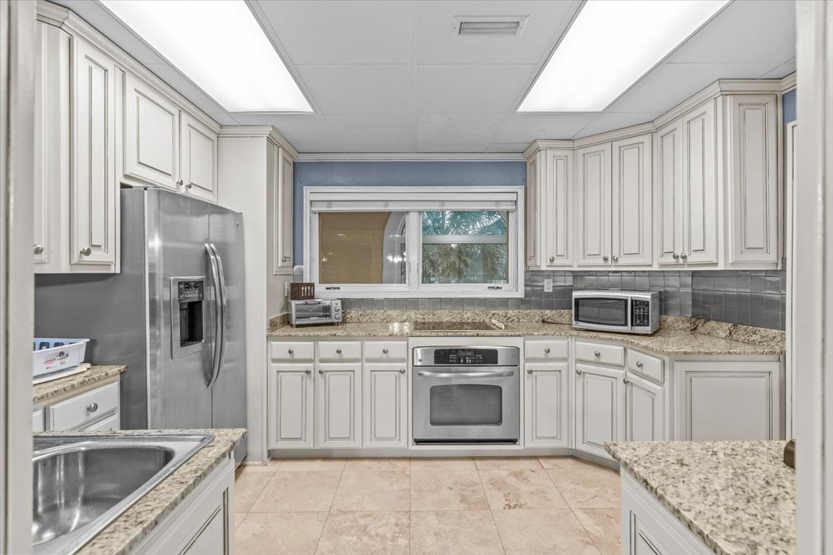 Building Photo - 200 Asphodel Dr