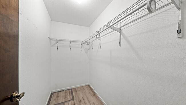 Building Photo - Stunning 4-Bedroom Modern Home in West Richland