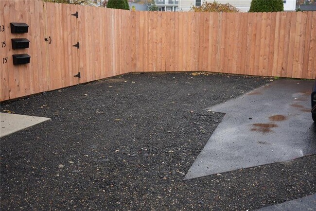 Building Photo - 13 Tweed St