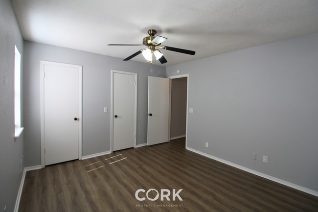 Building Photo - 708 Teal Pl